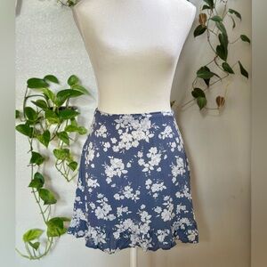 SO Goods for Life Blue Floral Ruffle Mini Skirt Size M